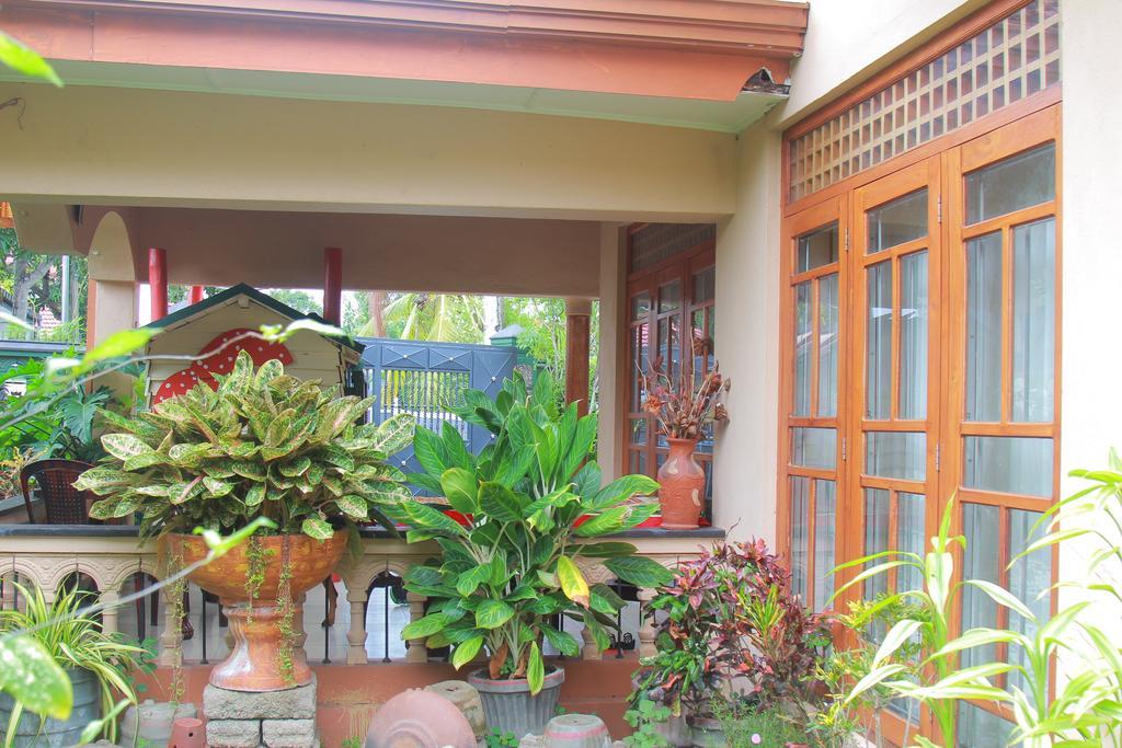 Familyhouse Negombo Exterior foto
